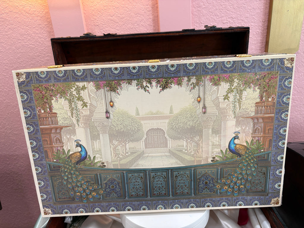 Royal Peacock Grand Gift Box