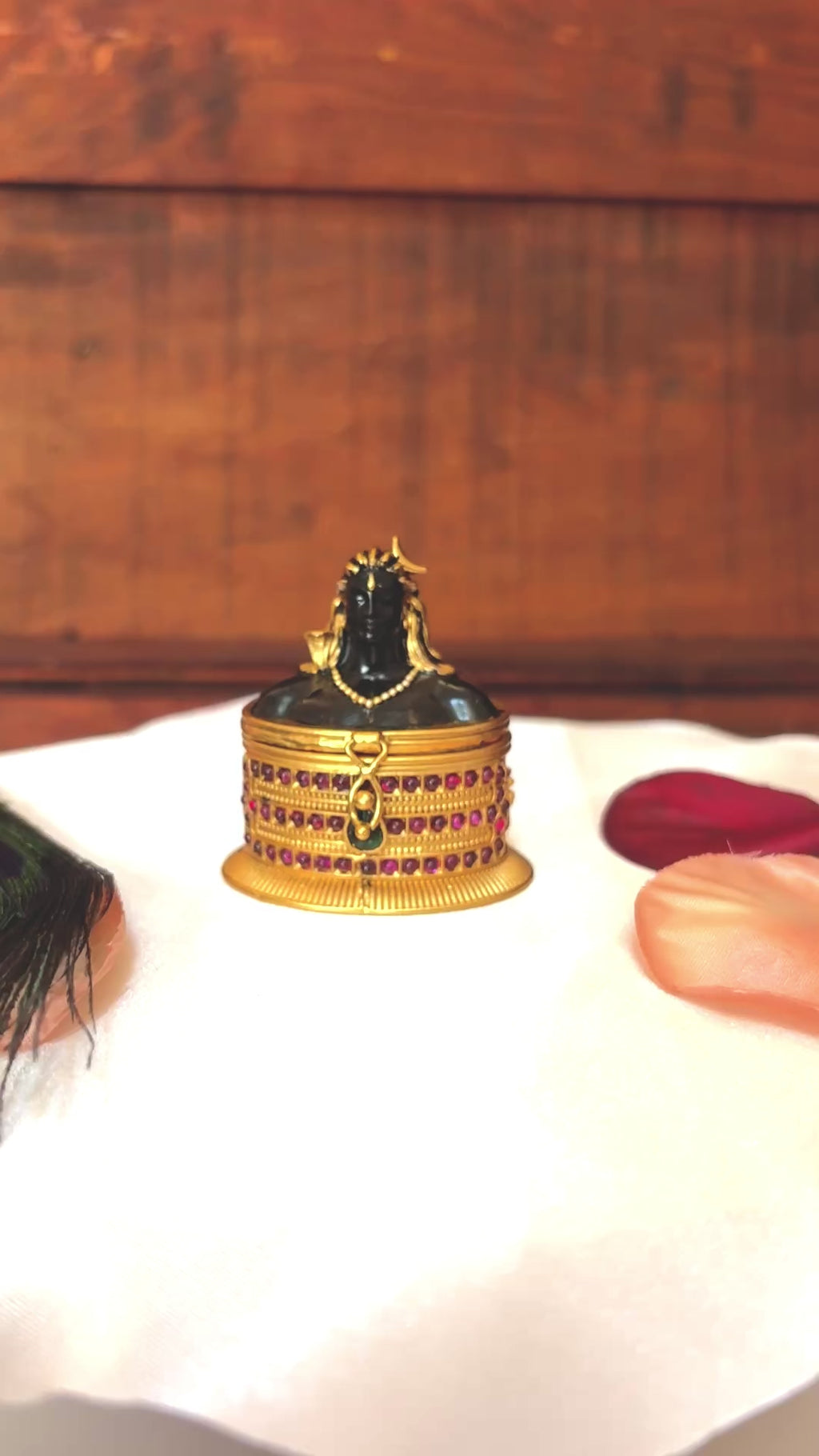 Adiyogi Shiva Kumkum Box | Black Bust Triple Ruby Row Gold Sindoor Box – GV-RG-S-K-105
