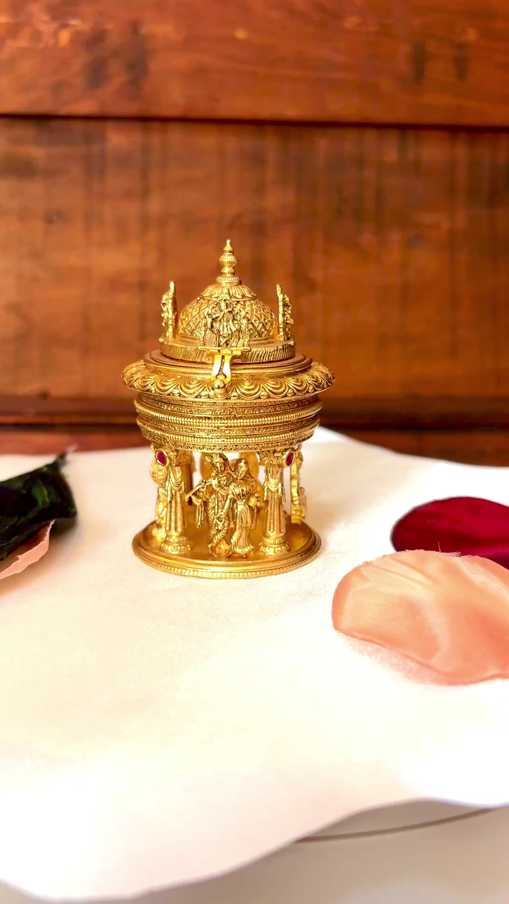 Radha Krishna Rasleela Mandapa Kumkum Box | Temple Pillars Gopis Gold Sindoor Box – GV-RG-S-K-104